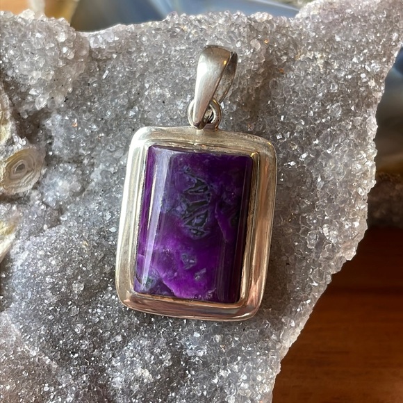 Jewelry - Vintage Sterling Silver Gemstone Pendant